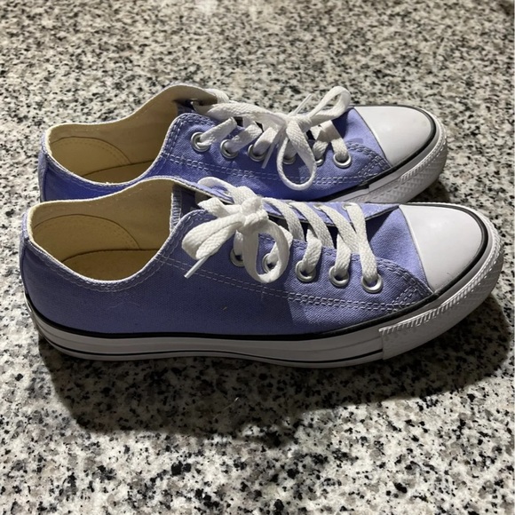 Converse - Picture 2 of 4